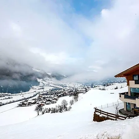 In Stubaital Near Lift, Cleaning Included Нойштіфт-ім-Штубайталь